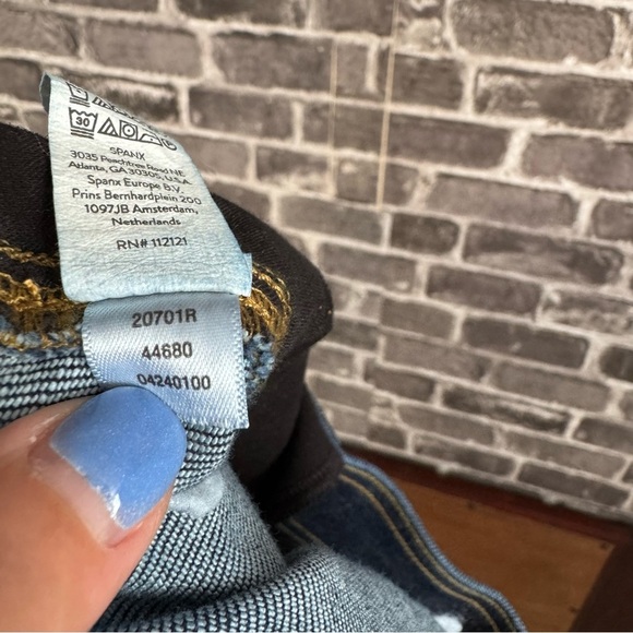 SPANX Denim Shorts Dark Wash Stretchy Pull‎ On pockets - Picture 10 of 10